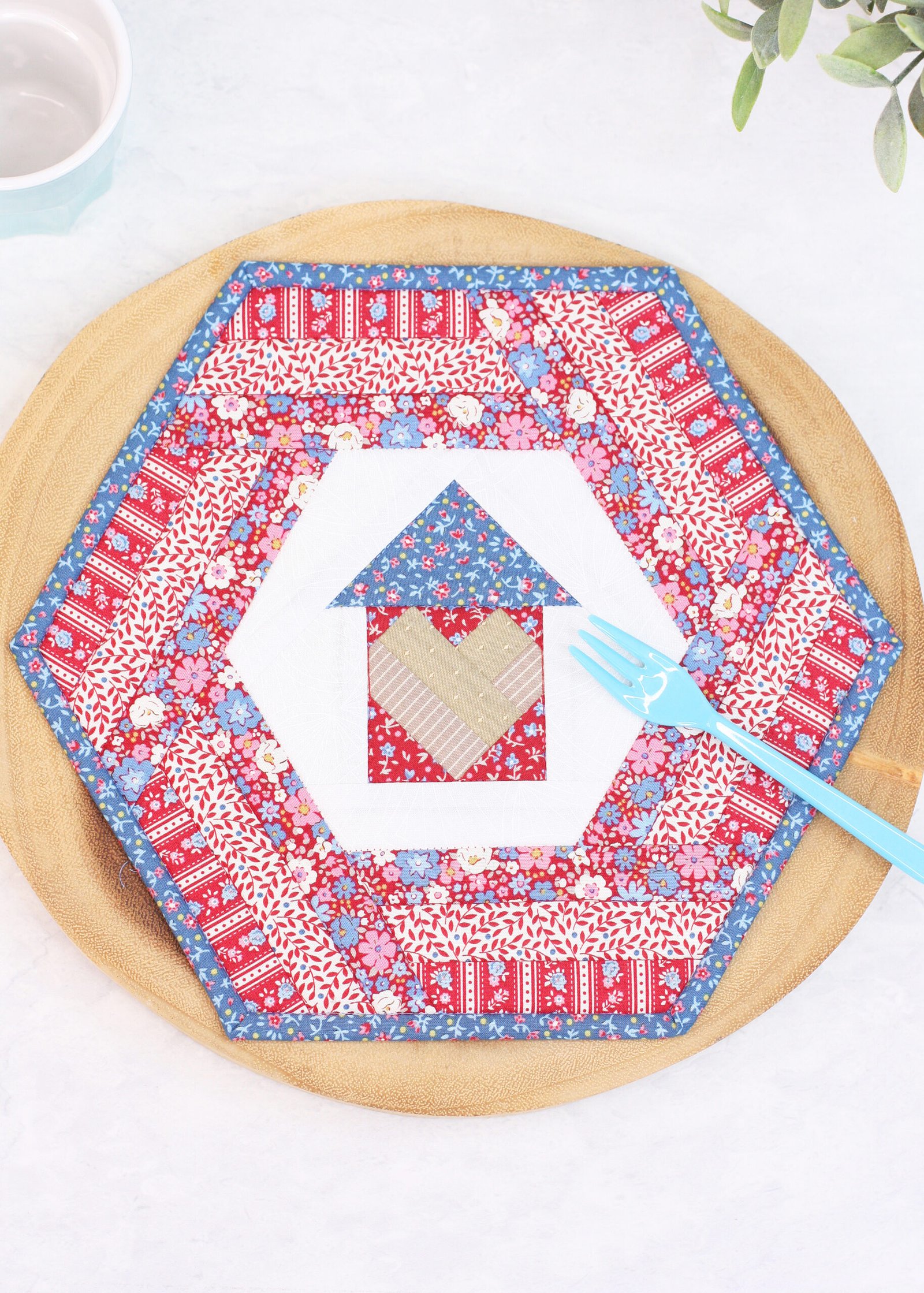 Hexie House Placemat (2 Sizes)