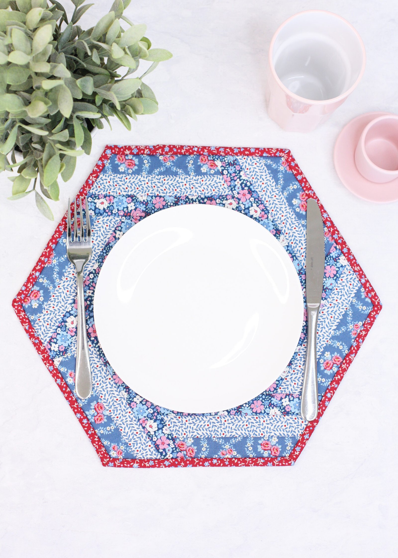 Hexie House Placemat (2 Sizes)